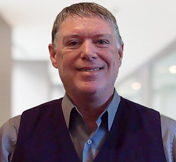 Paul Benton Headshot.jpg